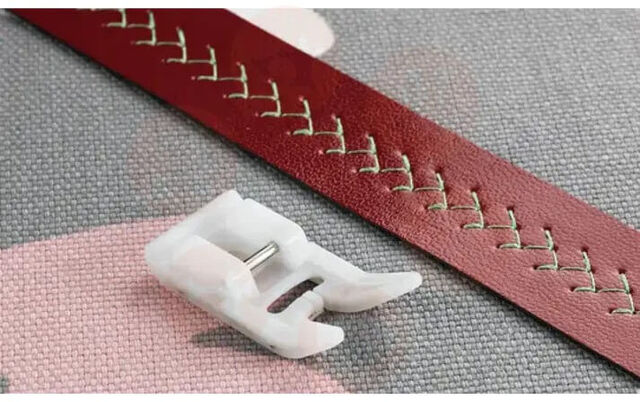 Brother Non Stick Foot - Vertical