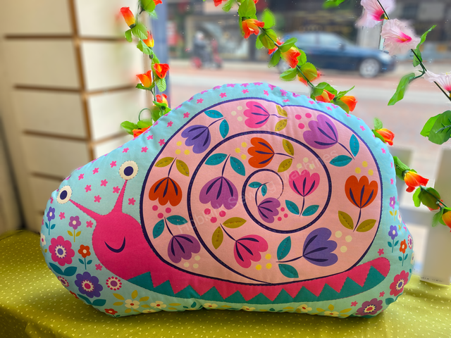 Lewis & Irene – Cyril Snail Panel (A504)