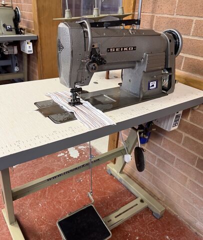 Seiko LSW-28BL Twin Needle walking foot Industrial Sewing Machine (Used)