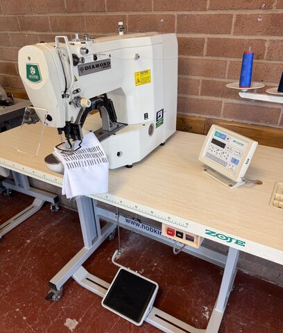 Zoje ZJ1900BHS electronic bartack machine (Used)